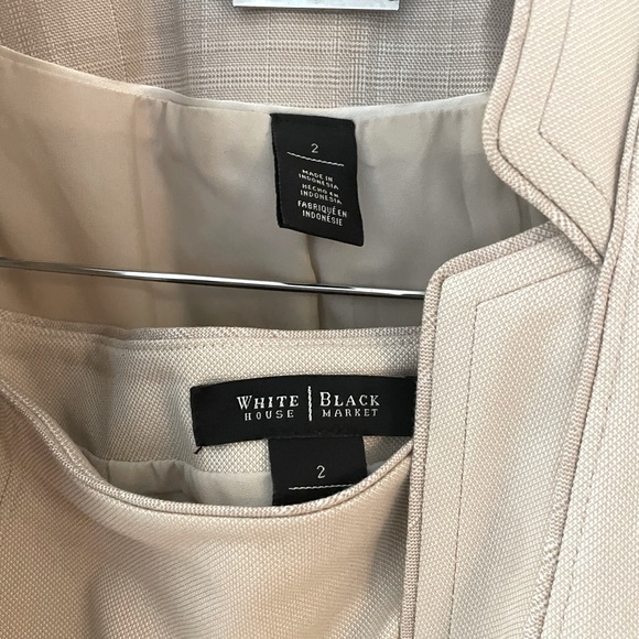White House Black Market two-piece suit, beige - Picture 3 of 5